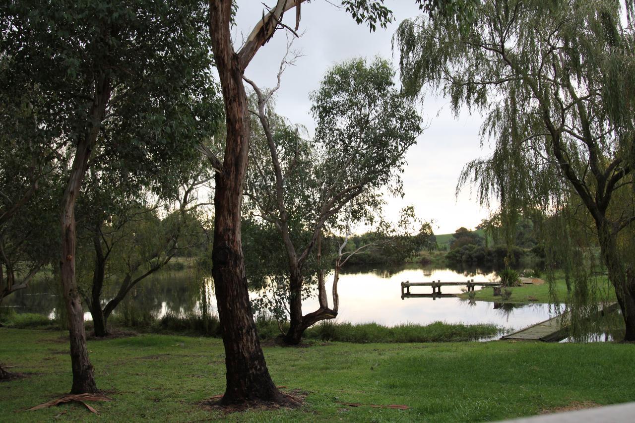 Little Lake Cottage Nyora Exterior foto