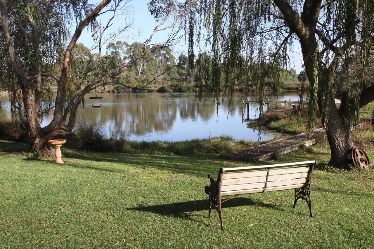 Little Lake Cottage Nyora Exterior foto